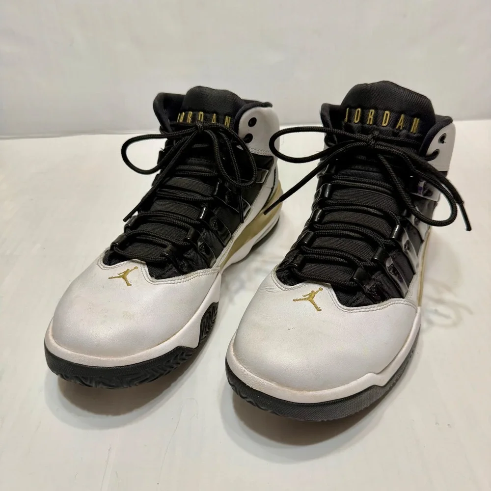Jordan Max Aura 2 White Black Gold Basketball Shoes CK6636-102 Mens 9.5